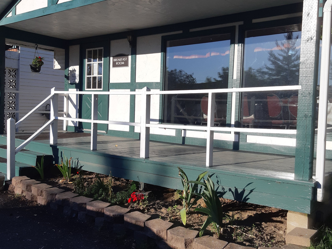 Super 8 by Wyndham Gananoque / Country Squire Resort主图