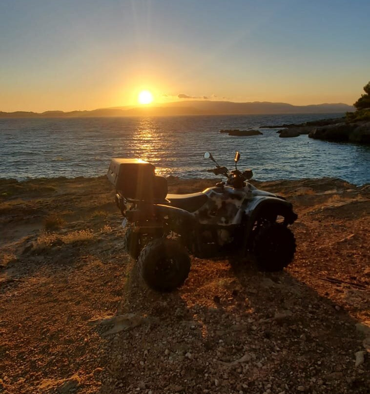 Explore Rent Motorbike景点图片