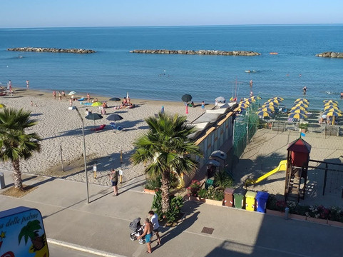 慕尼黑水晶酒店主图