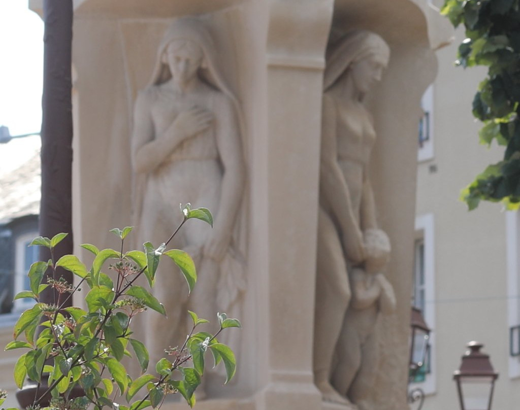 Monument Aux Morts D'autun景点图片