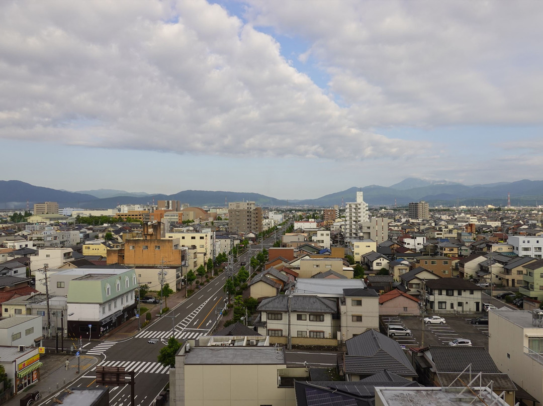 大垣萝伊萨饭店主图