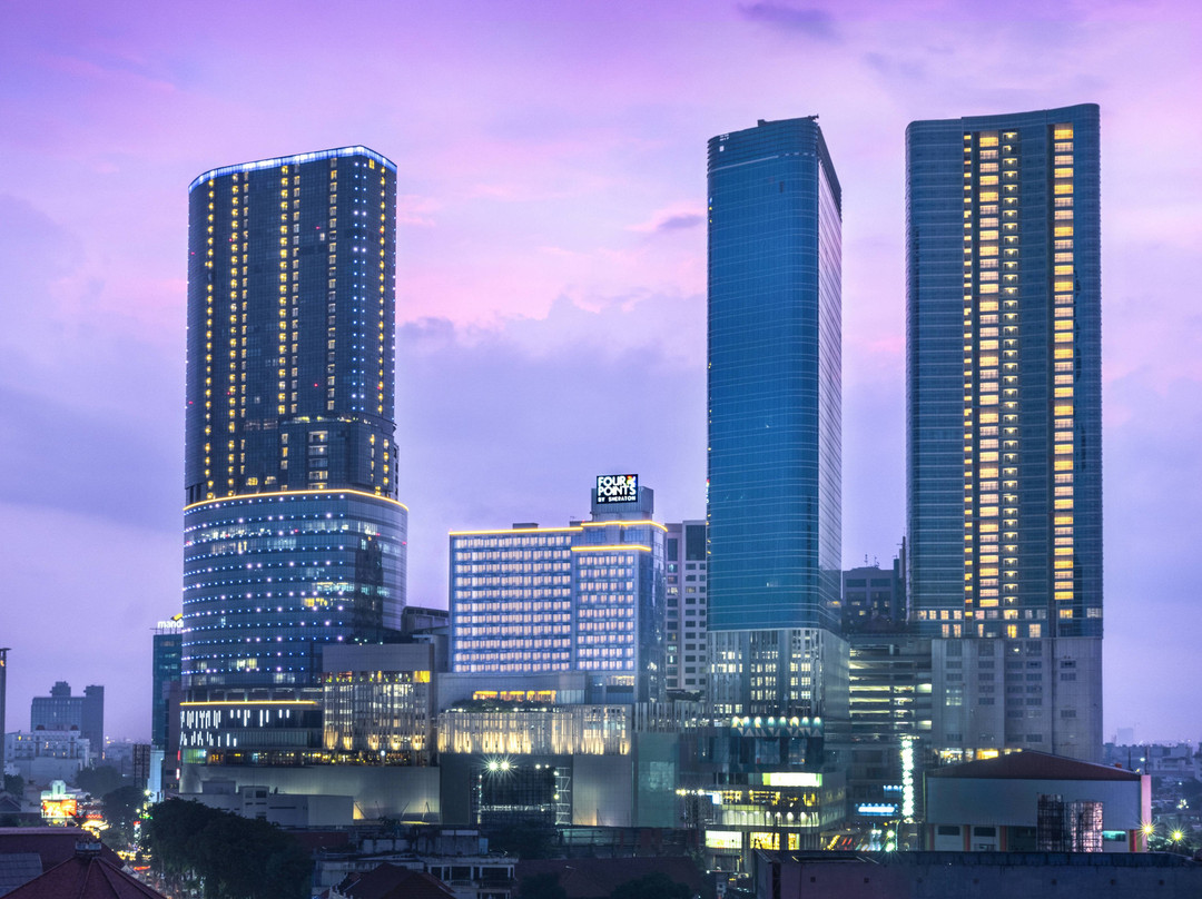 Four Points By Sheraton Surabaya, Tunjungan Plaza主图