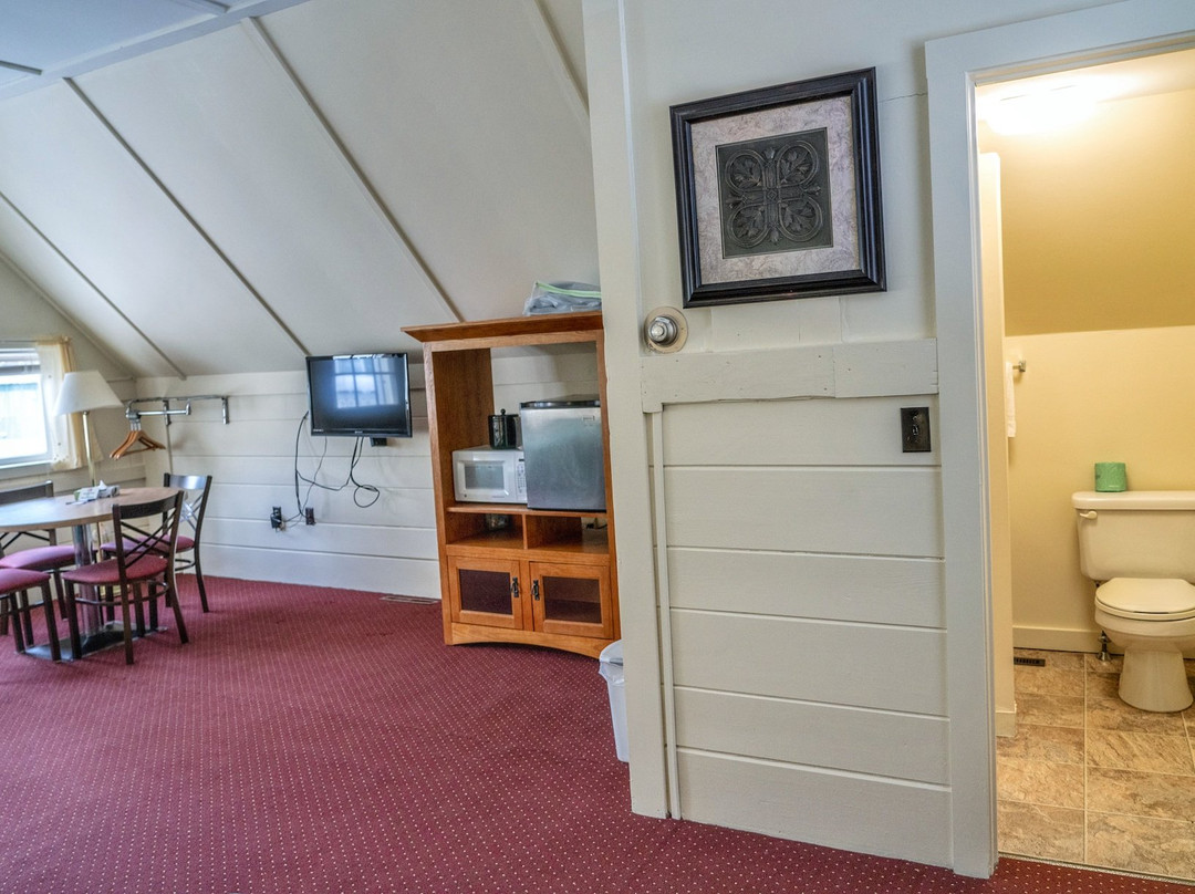 Mount Whittier Motel主图