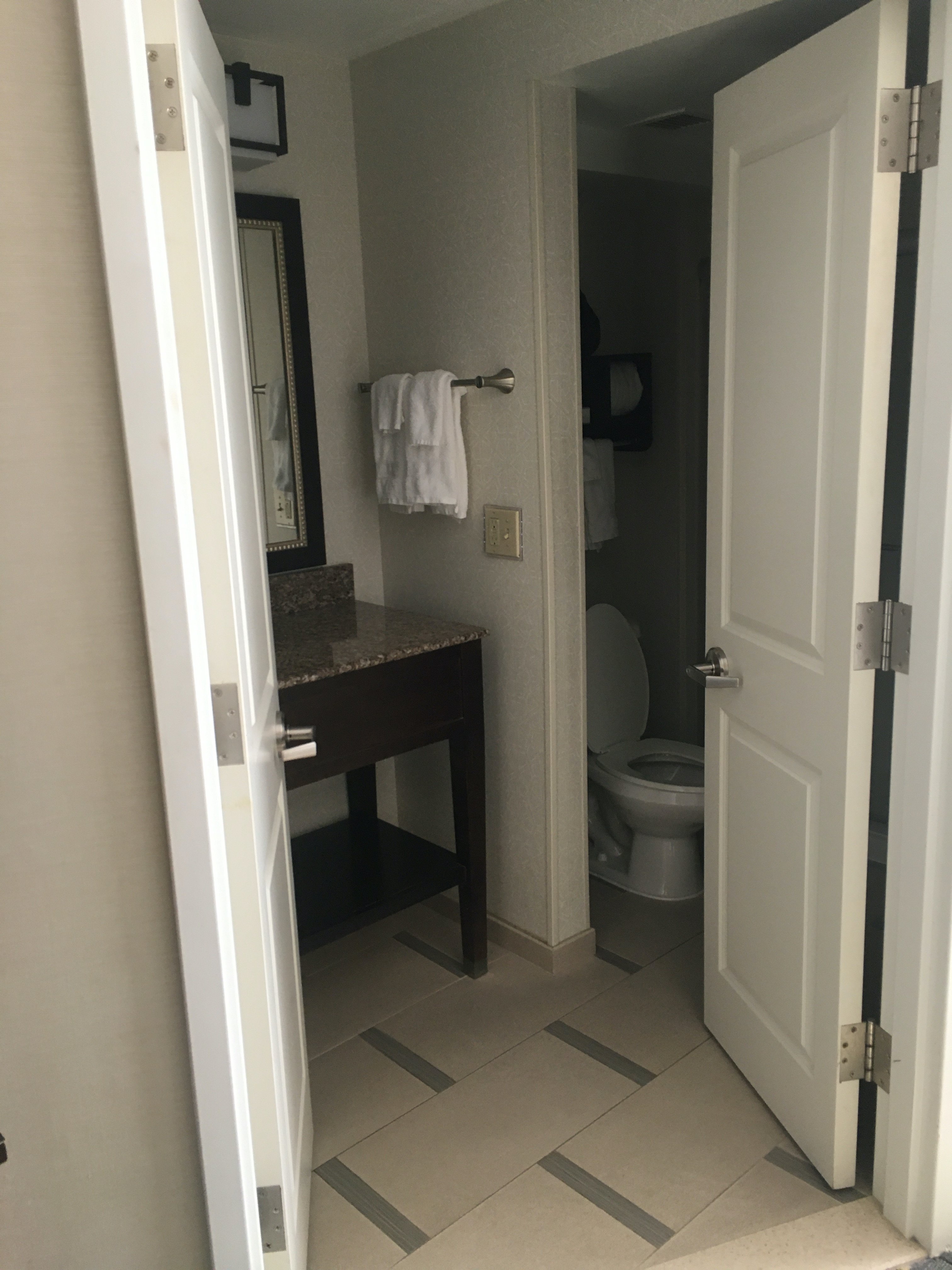 Hampton Inn Shelton-浴室