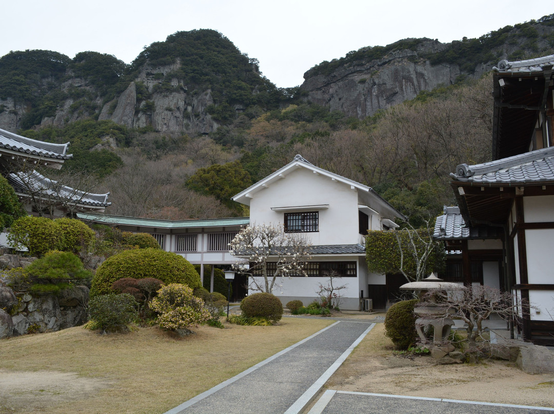 Yakuriji Temple景点图片