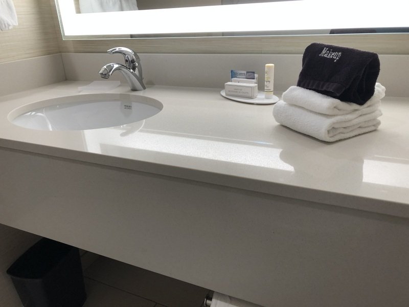Fairfield Inn & Suites Springfield Holyoke-浴室