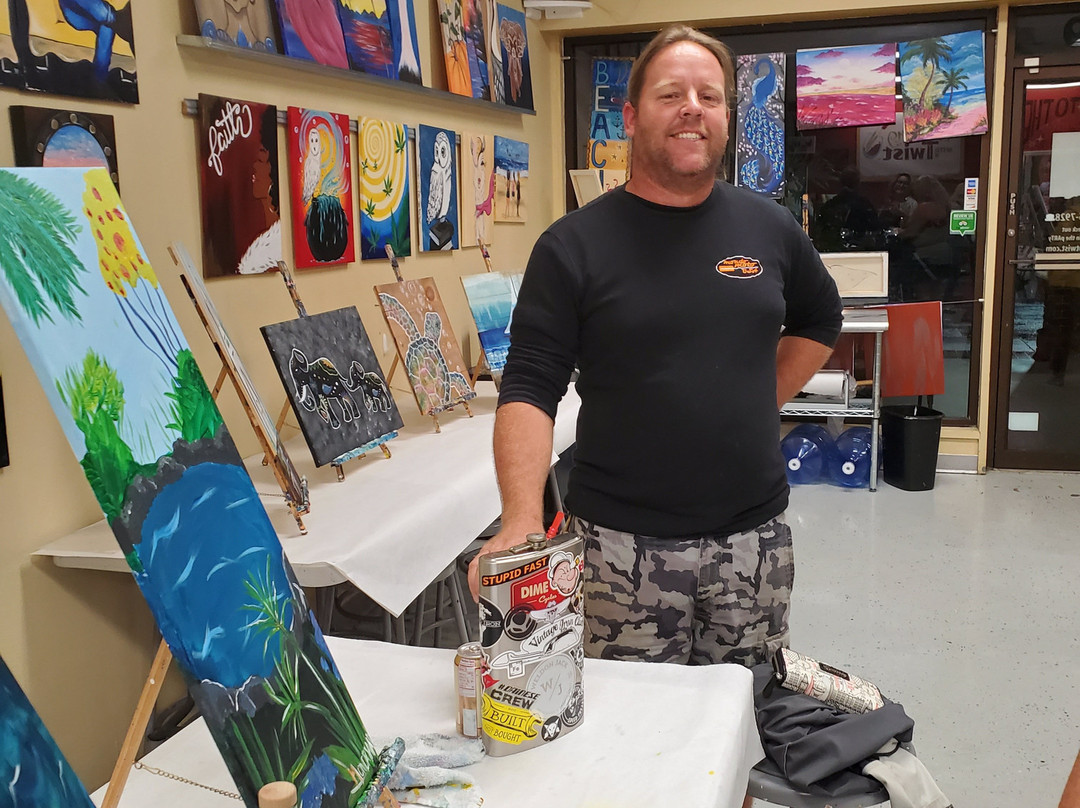 Painting with a Twist-布雷登顿必去景点