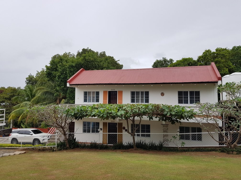 Jo and Johnny's Beach and Dive Inn主图