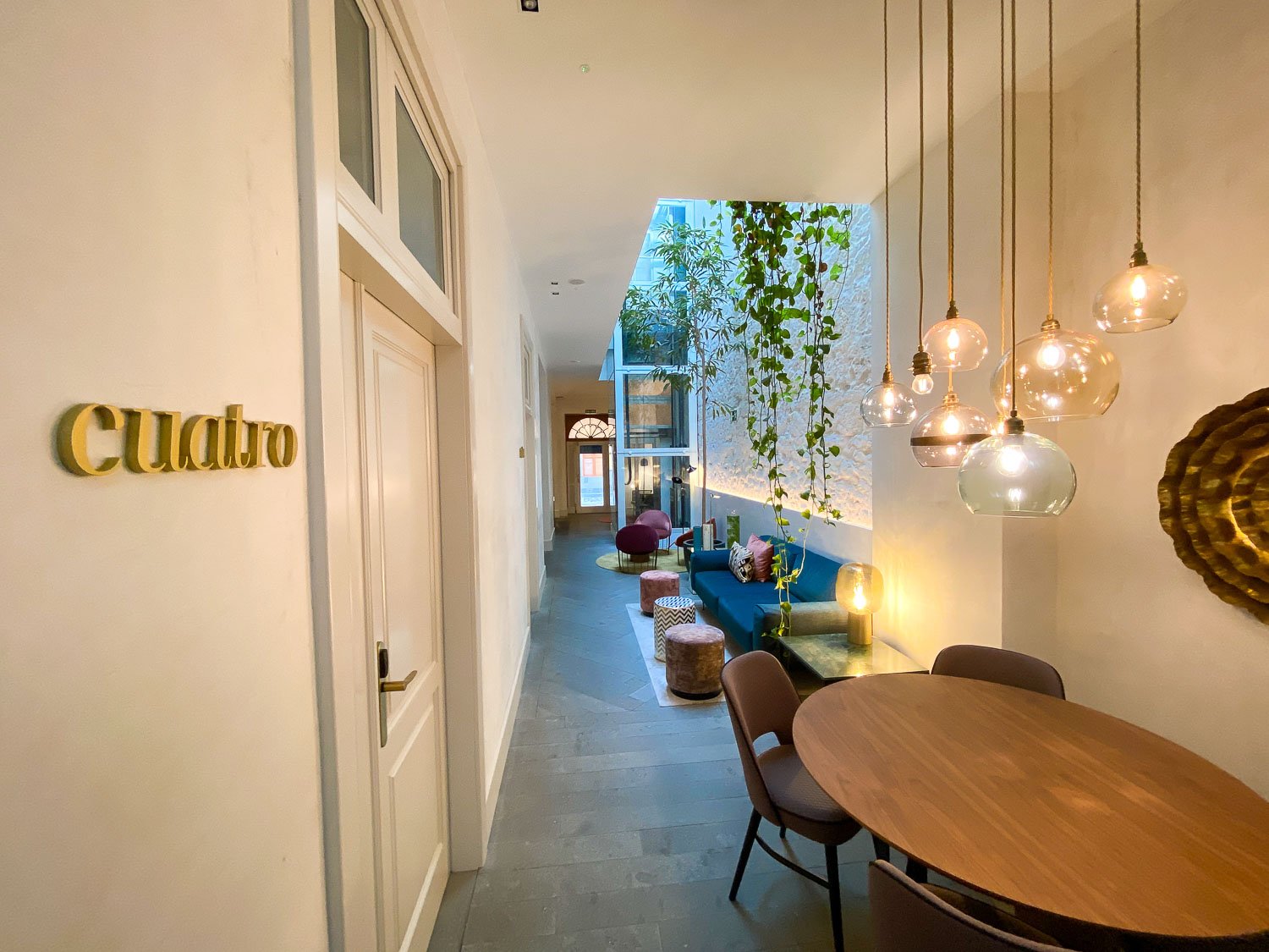 VEINTIUNO - Emblematic Hotels - Adults Only-家庭/游戏区