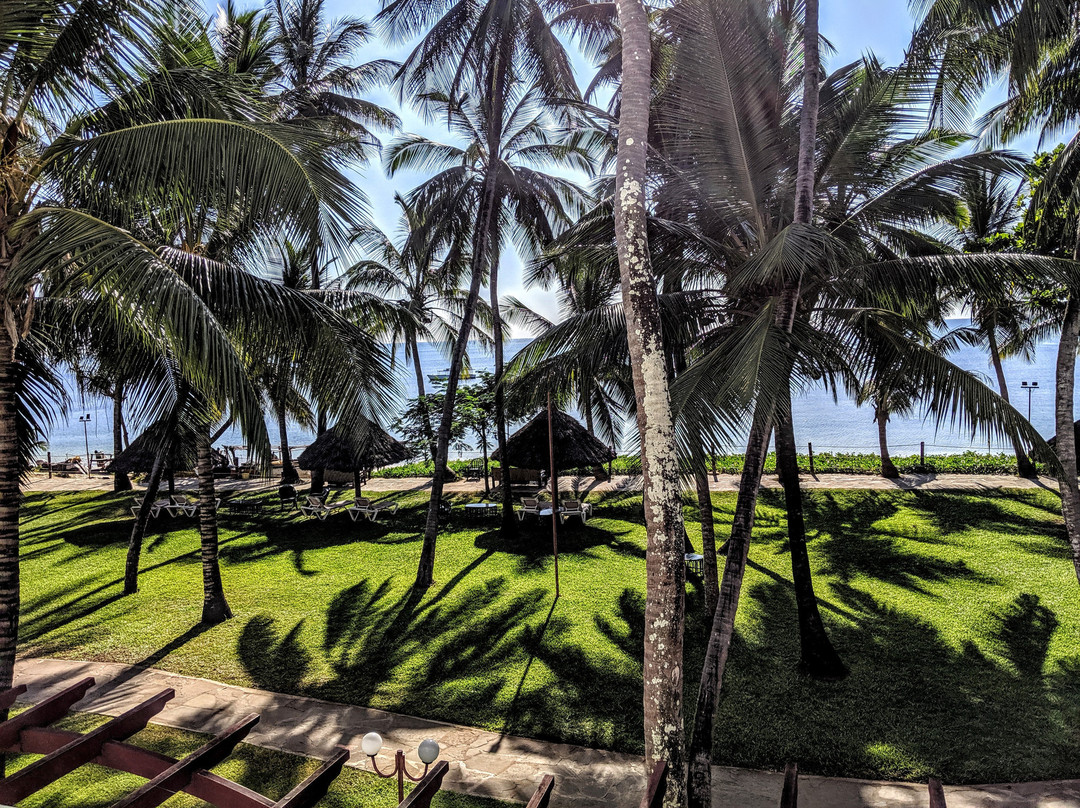 萨罗瓦白沙海滩度假Spa酒店主图