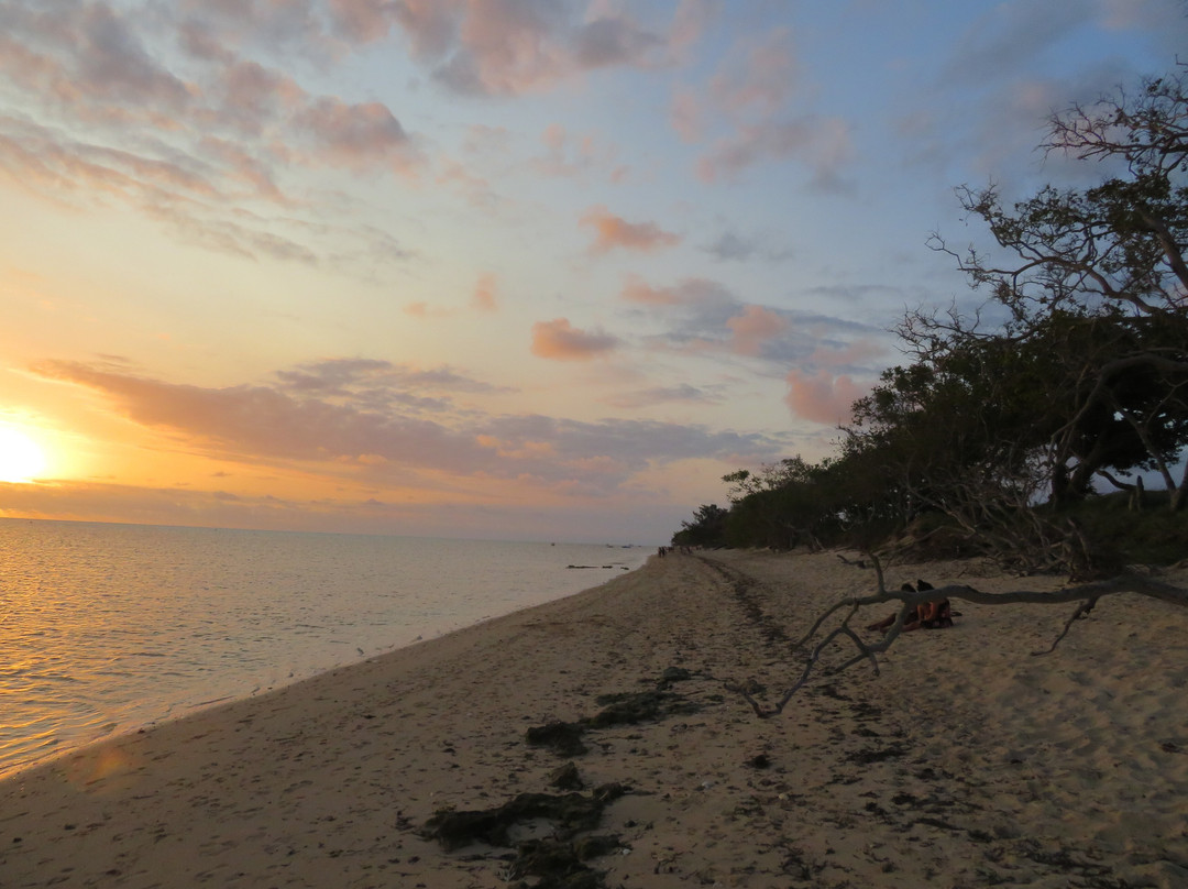 Poe Beach-Bourail必去景点