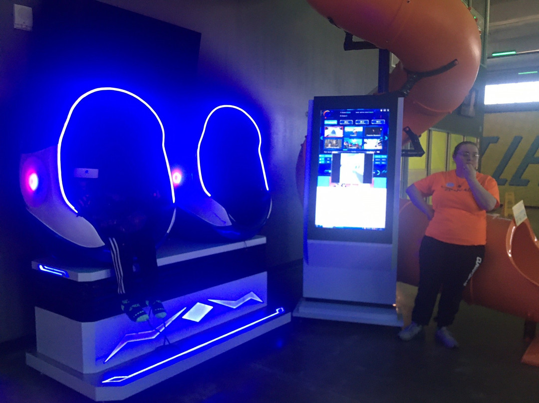 Urban Air Trampoline and Adventure Park-德纳姆斯普林斯必去景点