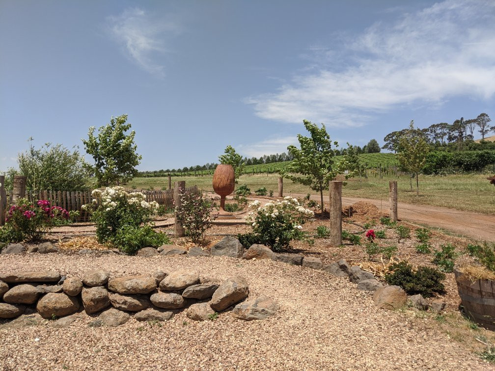 Passing Clouds Winery-戴尔斯福特必去景点