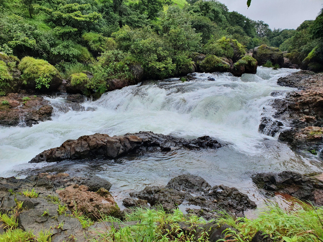 Thoseghar Waterfall景点图片