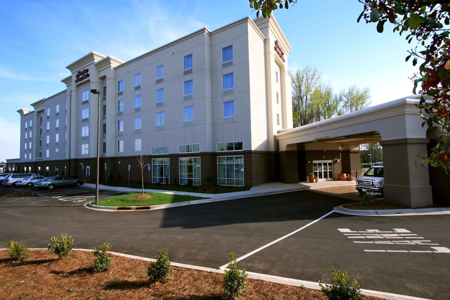 Hampton Inn & Suites Charlotte Airport-官方