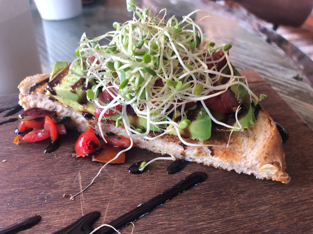 Farm To Barn Cafe and Juicery