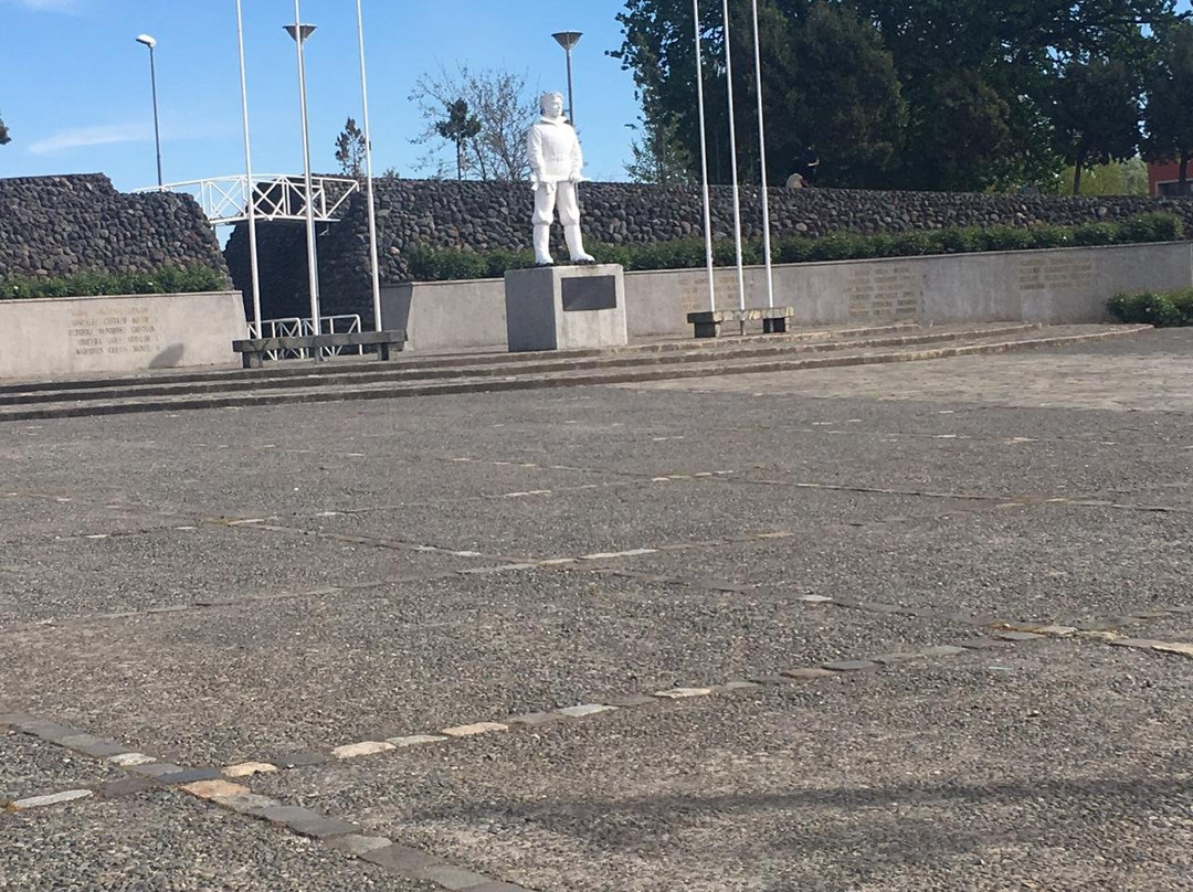 Plaza Memorial Martires De Antuco-Los Angeles必去景点