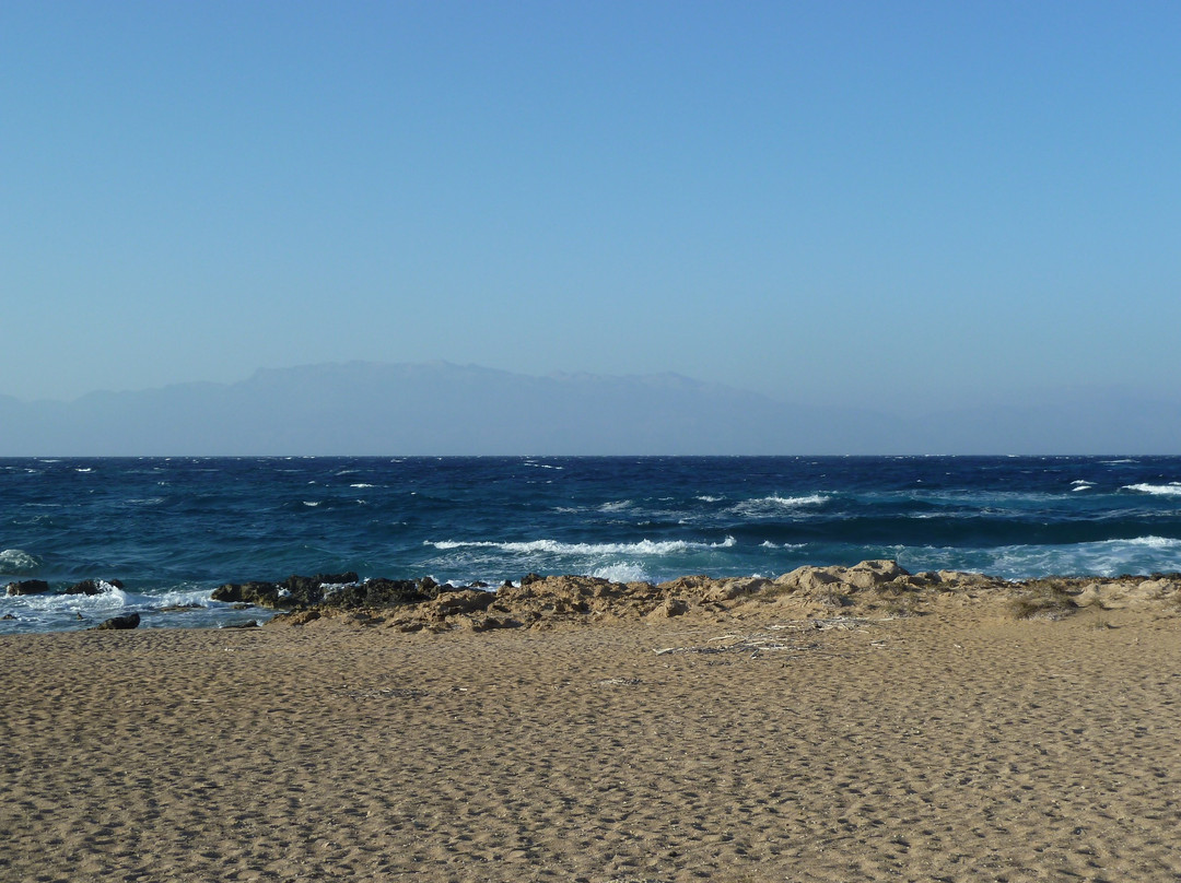 Lavrakas Beach景点图片