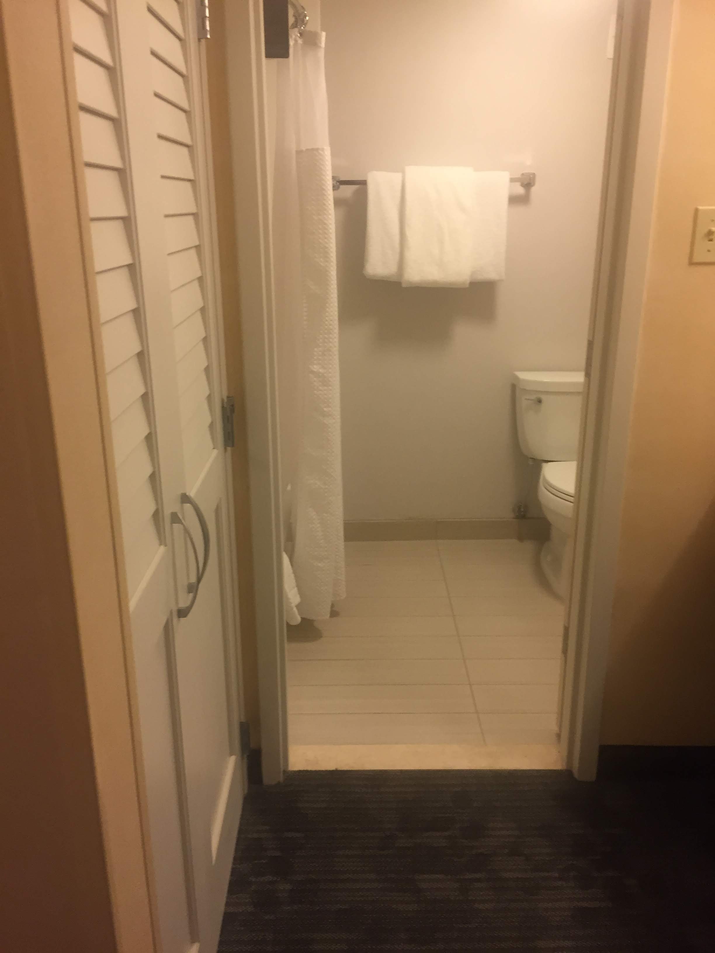 芝加哥迪尔菲尔德万怡酒店-浴室