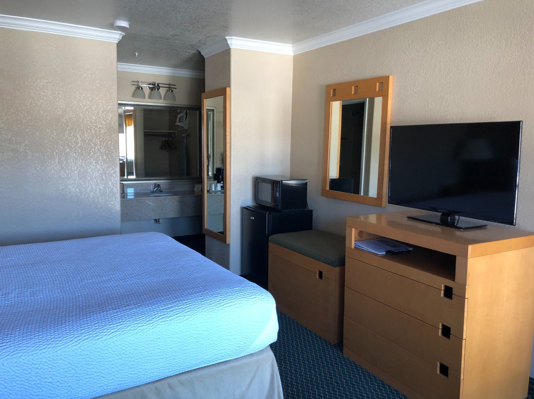 Lake Point Lodge - Clearlake Oaks, CA主图