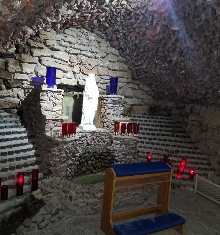 Our Lady of the Woods Shrine景点图片