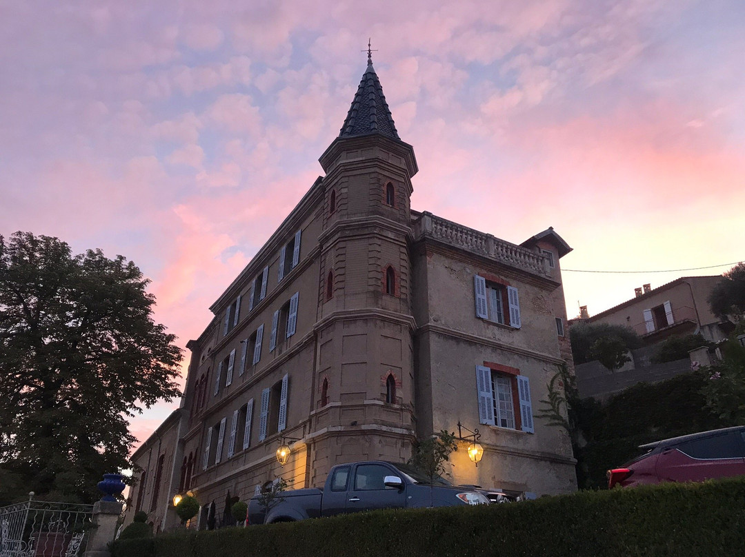 大花园城堡酒店主图