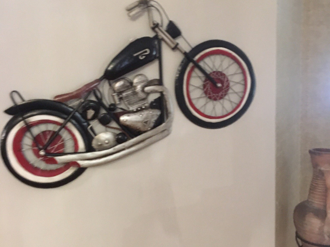 鸢尾花酒店主图