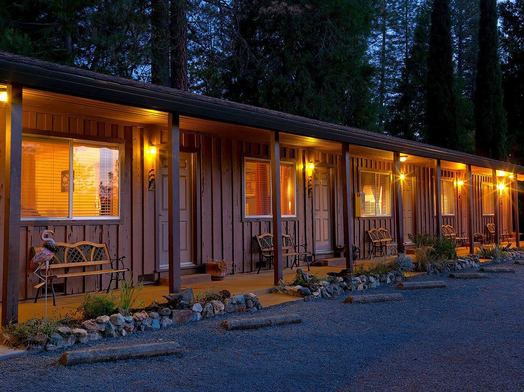 Foresthill酒店住宿-Rock Creek Inn