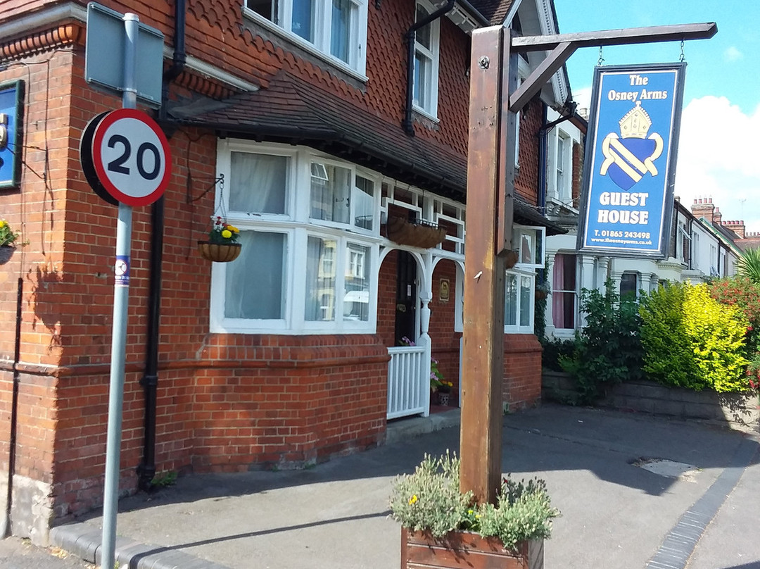 奥斯内艾姆酒店主图