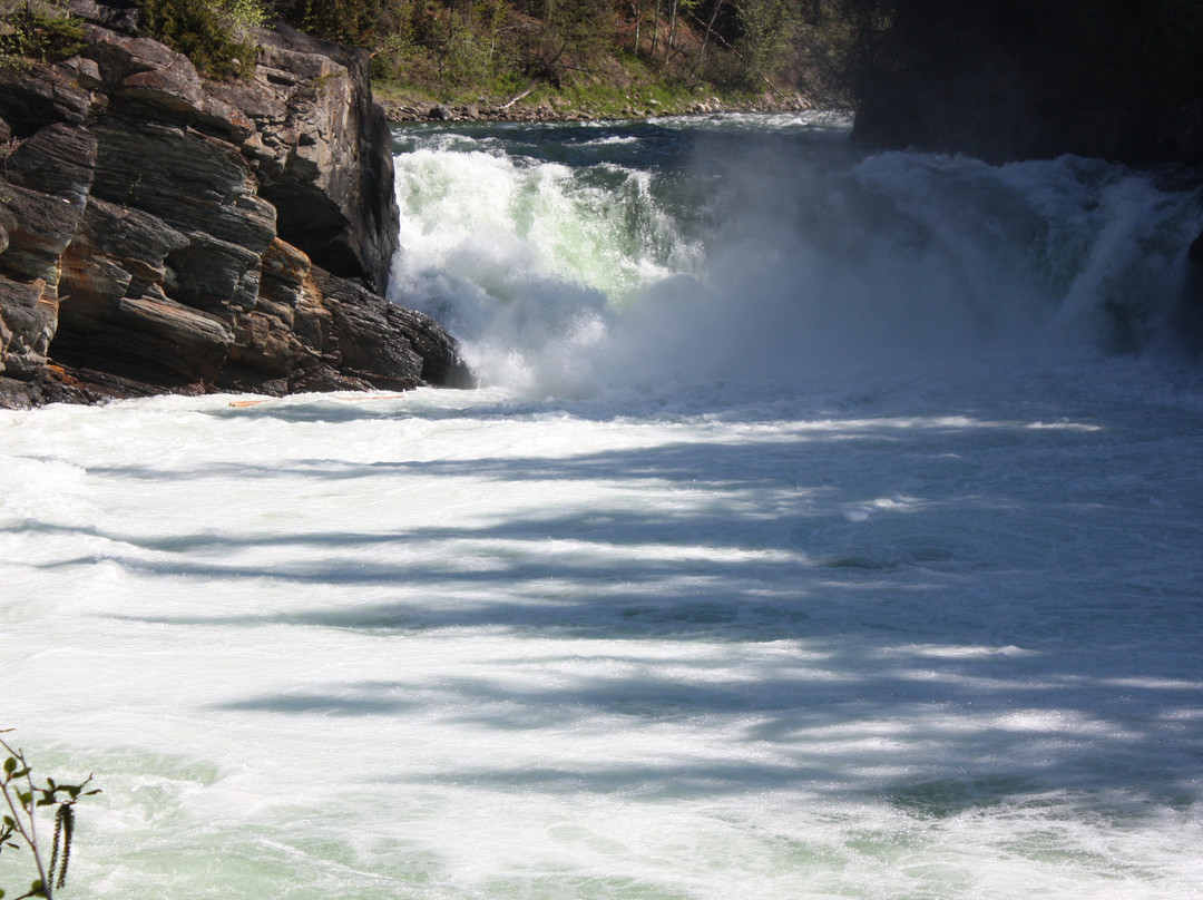 Overlander Falls-Fraser Lake必去景点