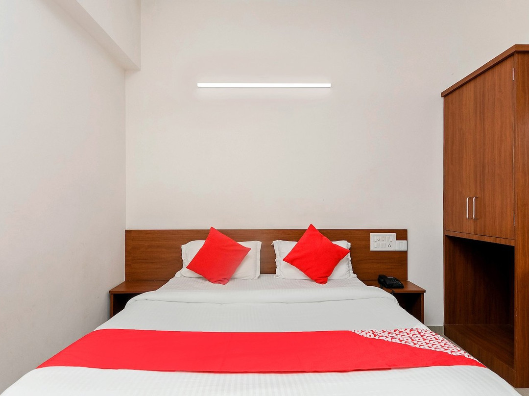 OYO 23999 Samruddhi Lodge主图