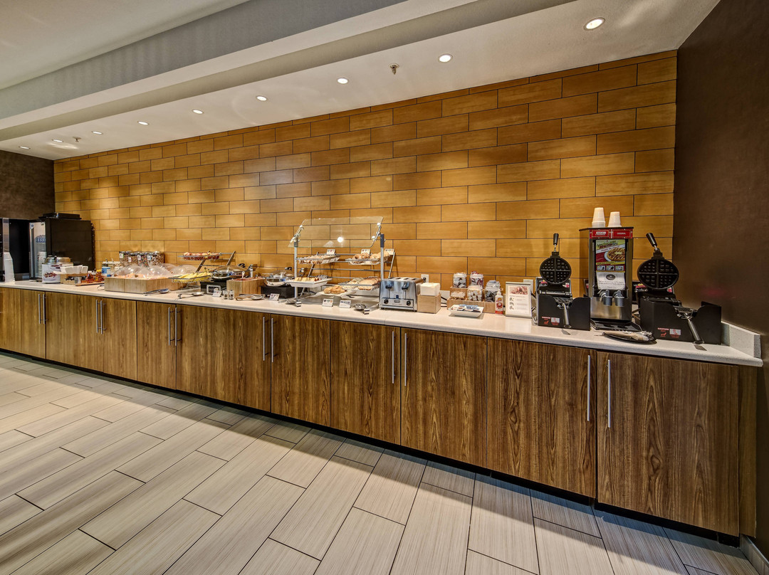 俄克拉荷马城穆尔春季山丘套房酒店主图