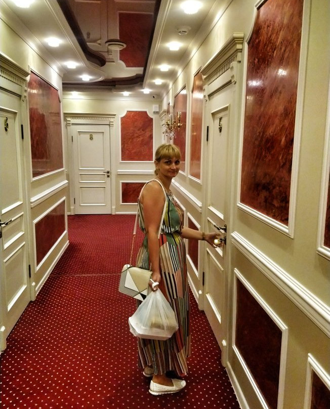 Versailles Hotel主图