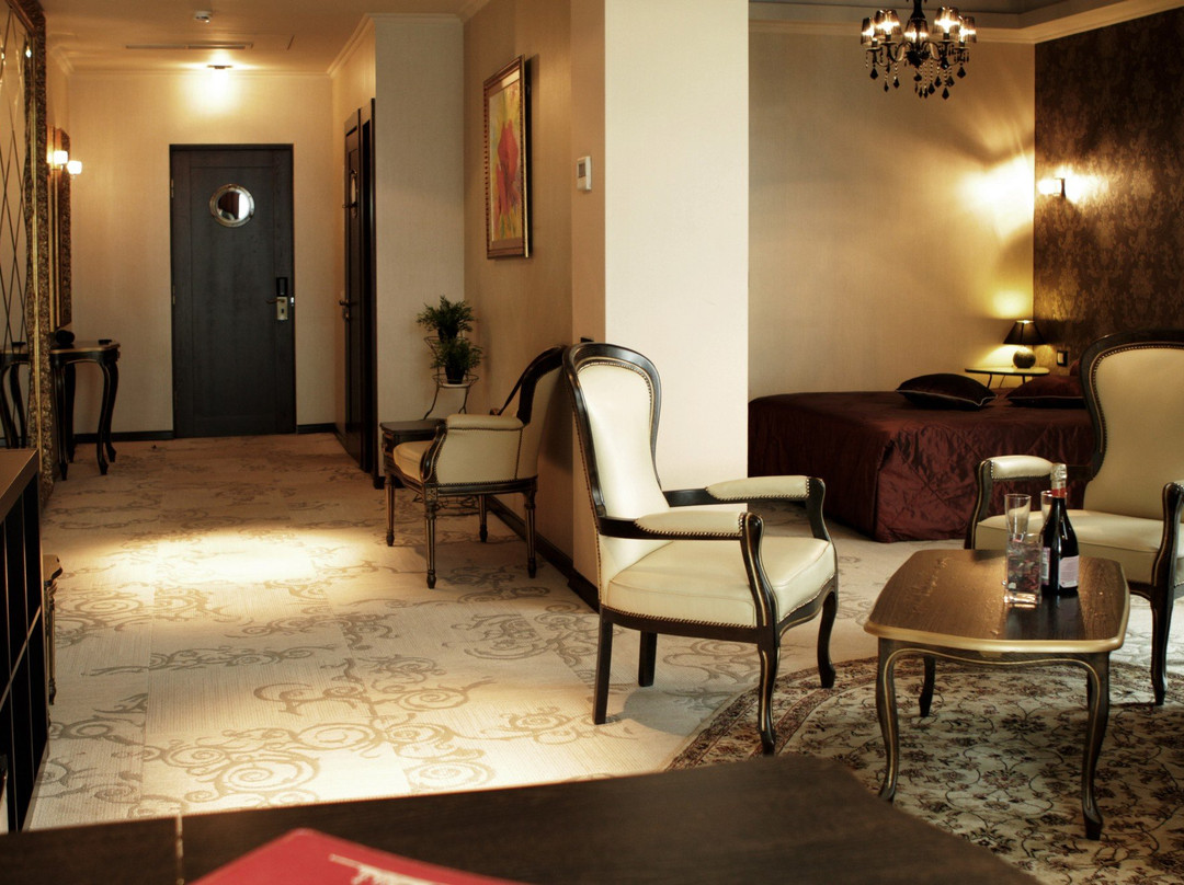 Aurora Hotel主图