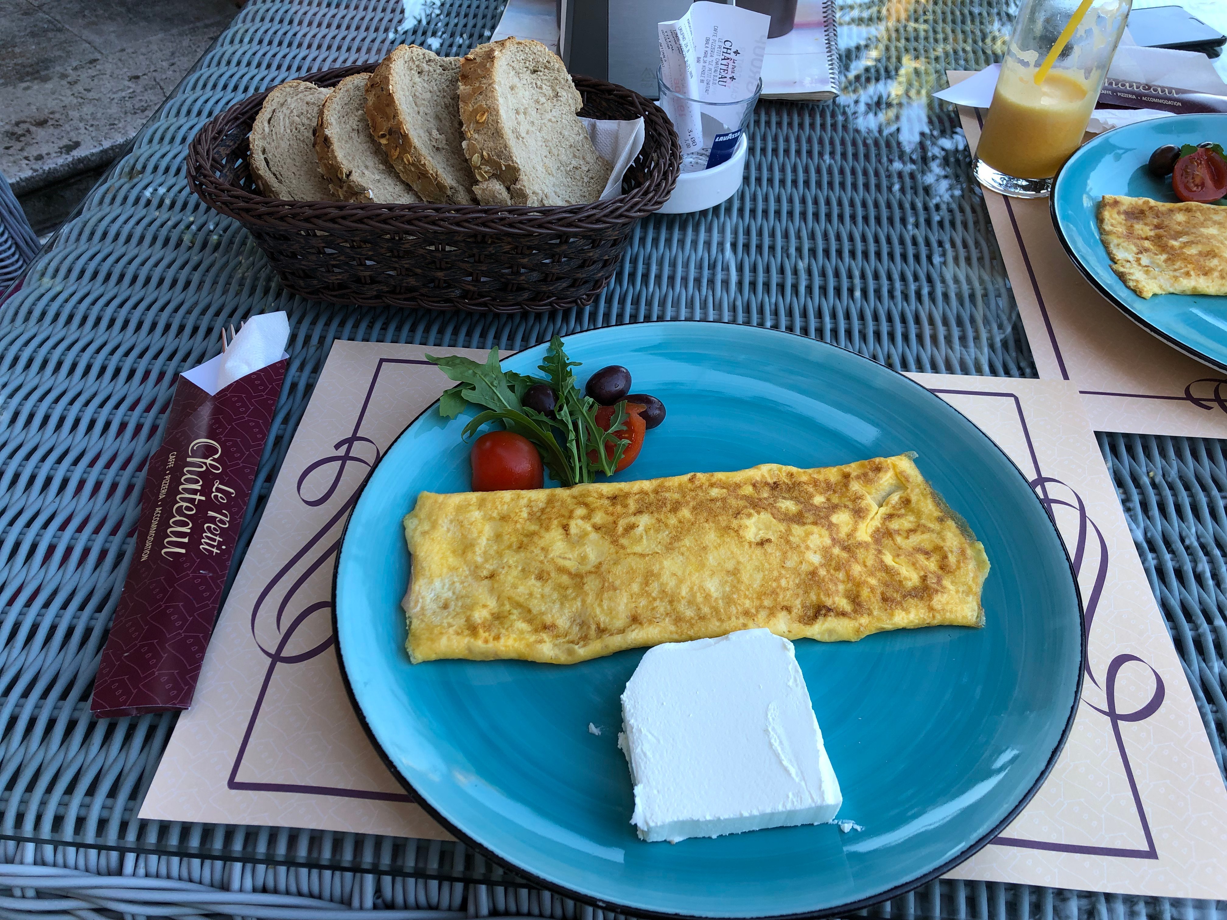 Le Petit Chateau-餐饮