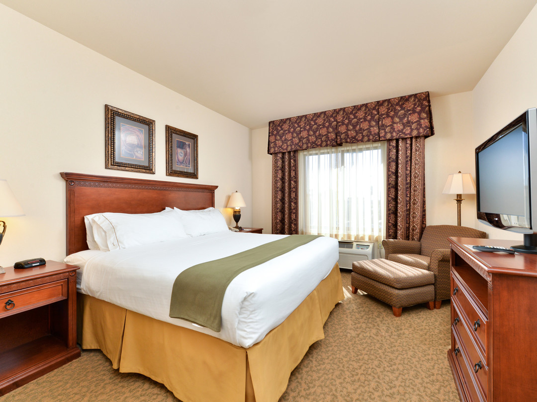 拉斯克鲁塞斯快捷假日&套房酒店主图