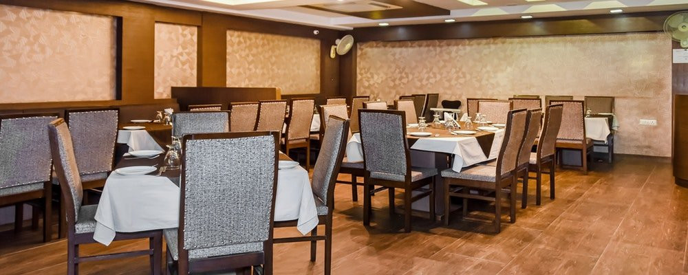 Treebo Trend Red Petal主图