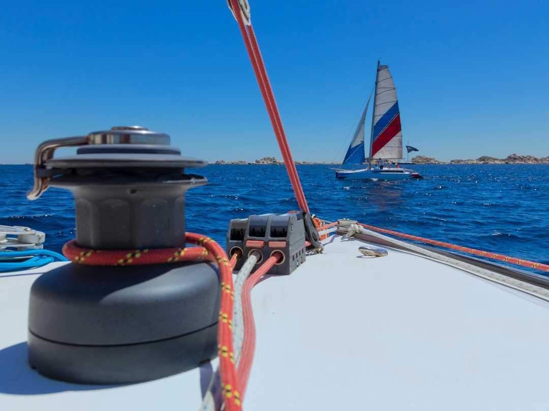 Si Adventure noleggio gommoni,catamarani  scuola vela-圣特雷莎加卢拉必去景点