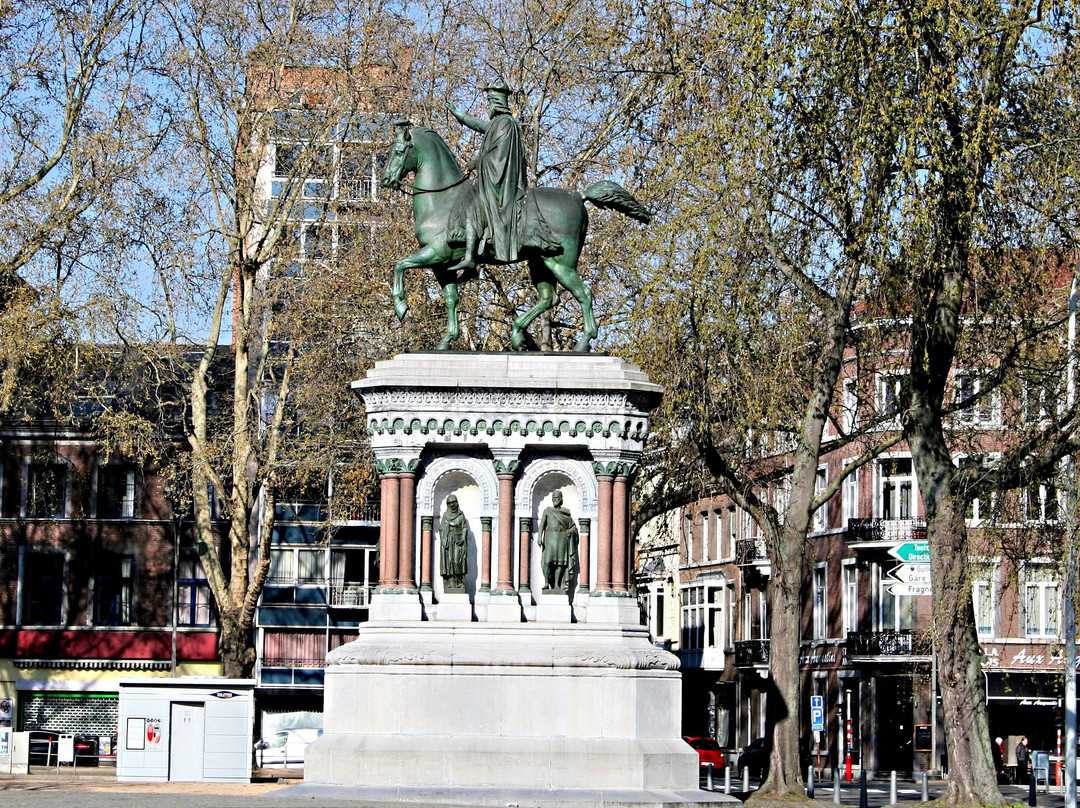 Statue équestre de Charlemagne景点图片