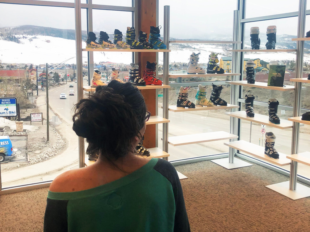 Christy Sports Ski and Snowboard-迪龙必去景点