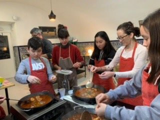 Gourmet Traditional Paella&Sangria Cooking Class-马德里必去景点
