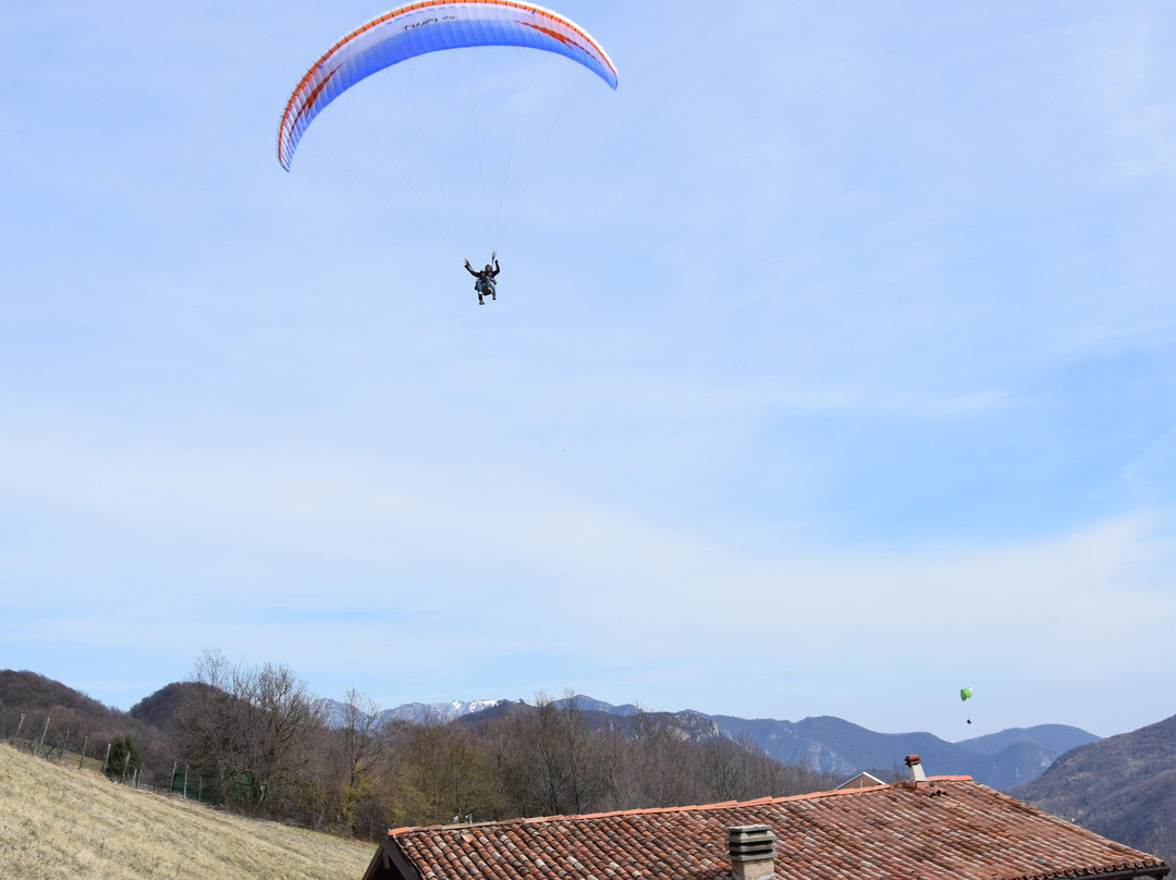 Parapendio biposto - A.S.D. Volo libero Valle Sabbia景点图片
