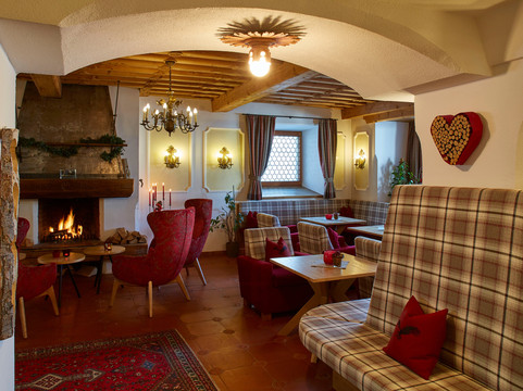 施瓦泽阿德勒酒店主图