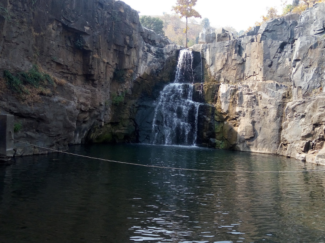 Zarwani Falls景点图片
