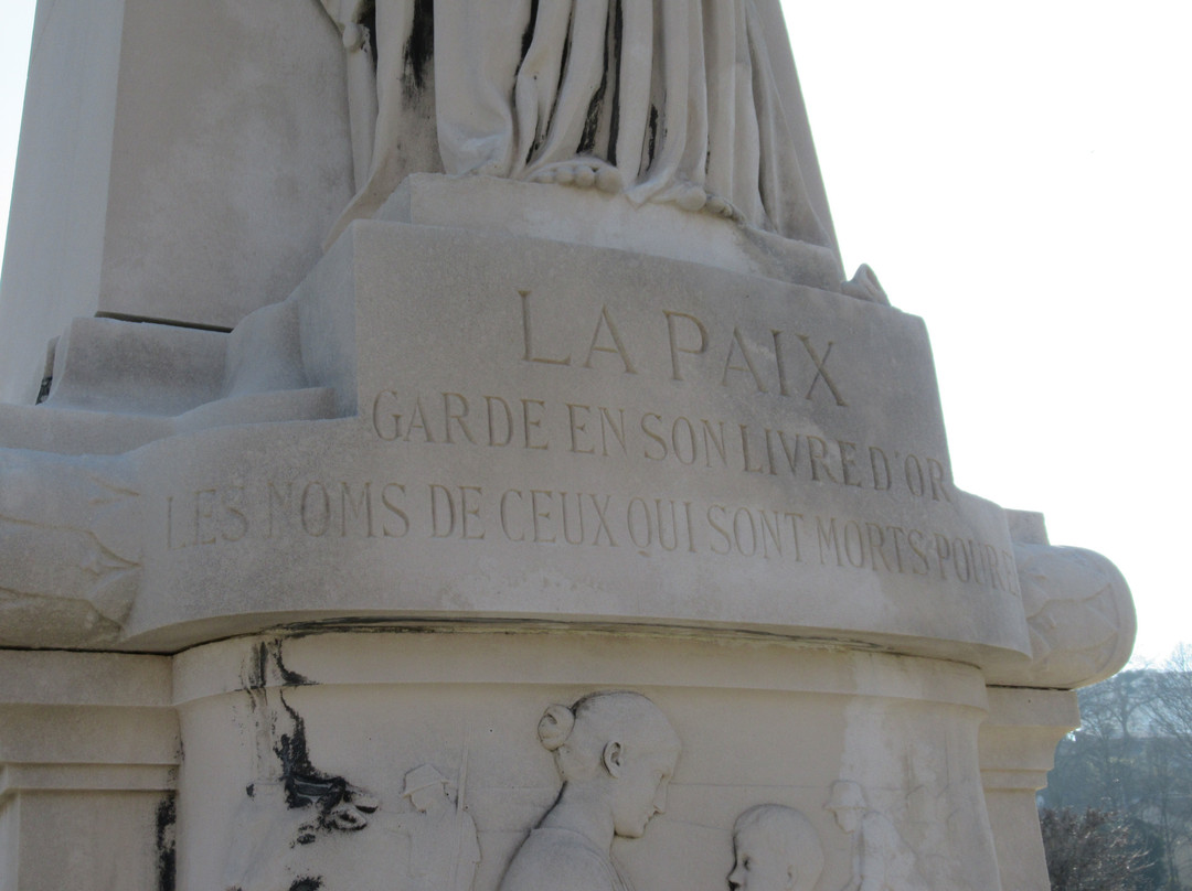 Monument aux Morts-庞坦必去景点
