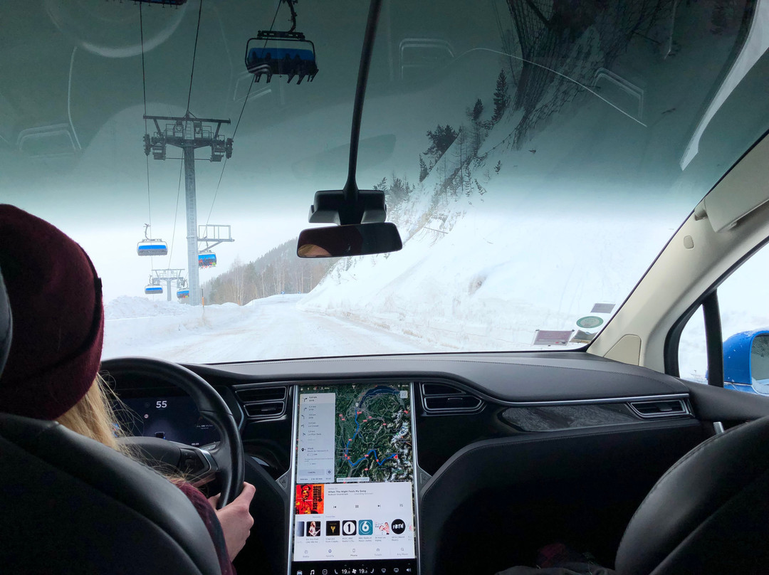 Cool Bus Airport Transfers-布尔格圣莫里斯必去景点