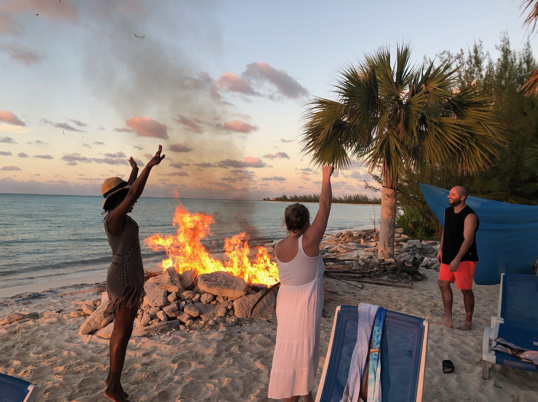 Unique Taxi & VIP Services-普罗维登西亚莱斯必去景点