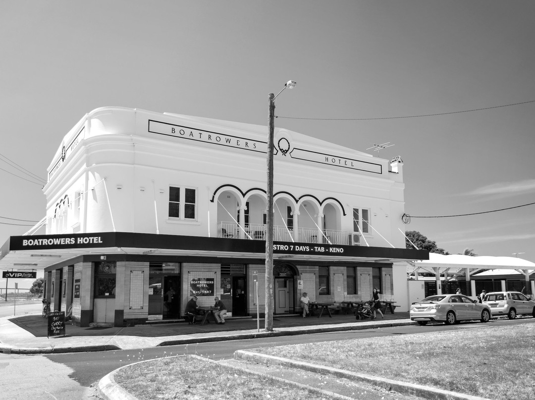 Fern Bay餐馆和美食-The Boatrowers Hotel