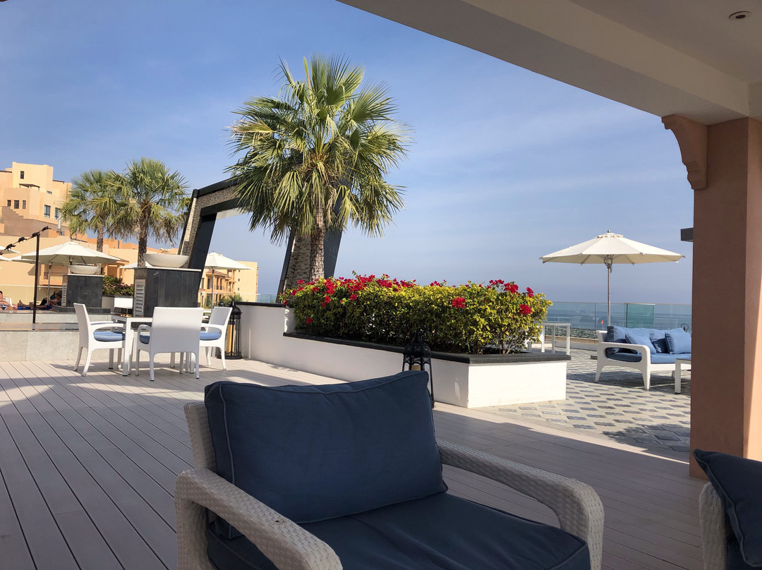 Dibba Al Fujairah餐馆和美食-Canvas Bar