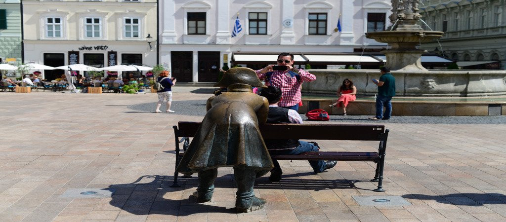 Napoleon’s Army Soldier Statue景点图片